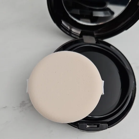 MAC Cosmetics Studio Perfect SPF 50 - Picture 2 of 6